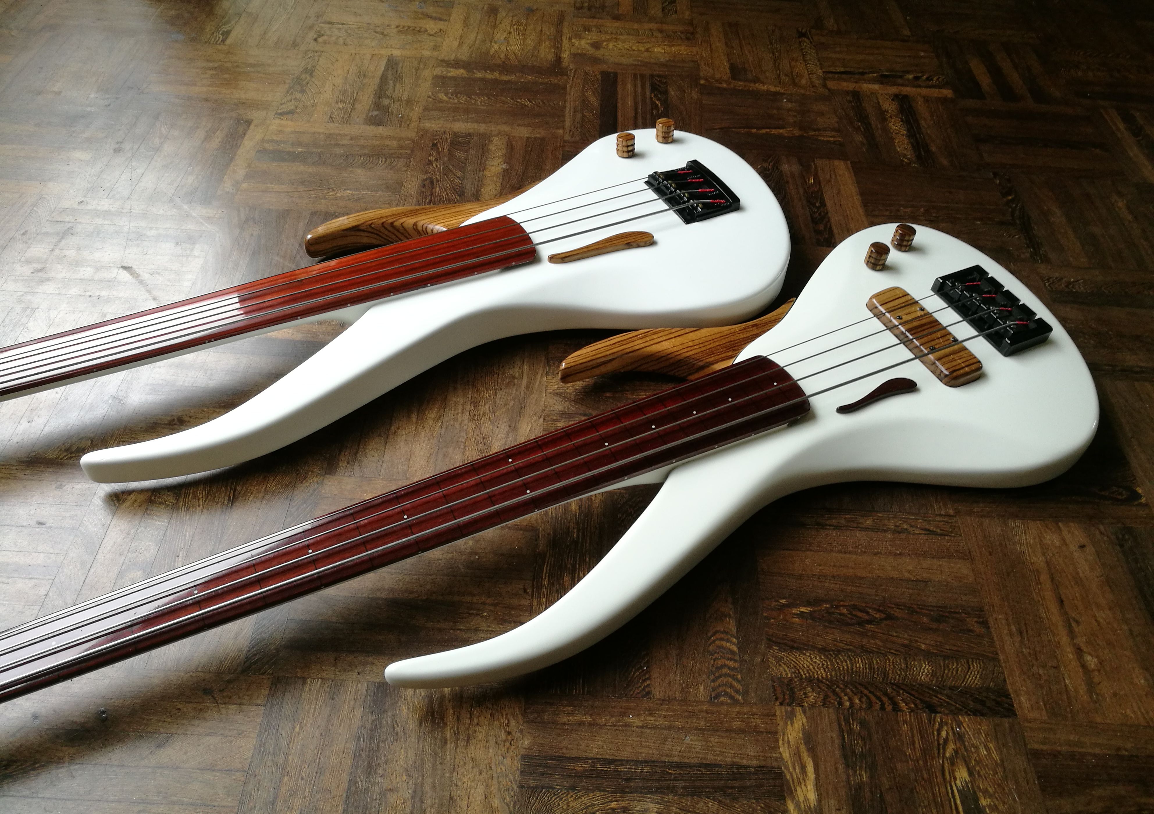 ベース AEDVINES INSTRUMENTS BASS 4st FRETLESS NEW & RARE: Aedvines